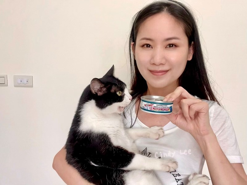 女人知己試用大隊,口碑行銷,部落客行銷,PURRFACT 波菲特貓用主食罐,主食罐,PURRFACT波菲特,貓主食罐,貓罐,PURRFACT波菲特貓用主食罐,魚肉蔓越莓主食罐,鮮嫩雞主食罐,鹿肉雞肉主食罐,牛肉鵪鶉貓主食罐,干貝蠶蛹配方,鱷魚肉白木耳配方,雞肉魚肉配方,安心鶉配方,評價,體驗,適口性佳,心得,成貓適用,高齡貓適用,質地是慕絲狀